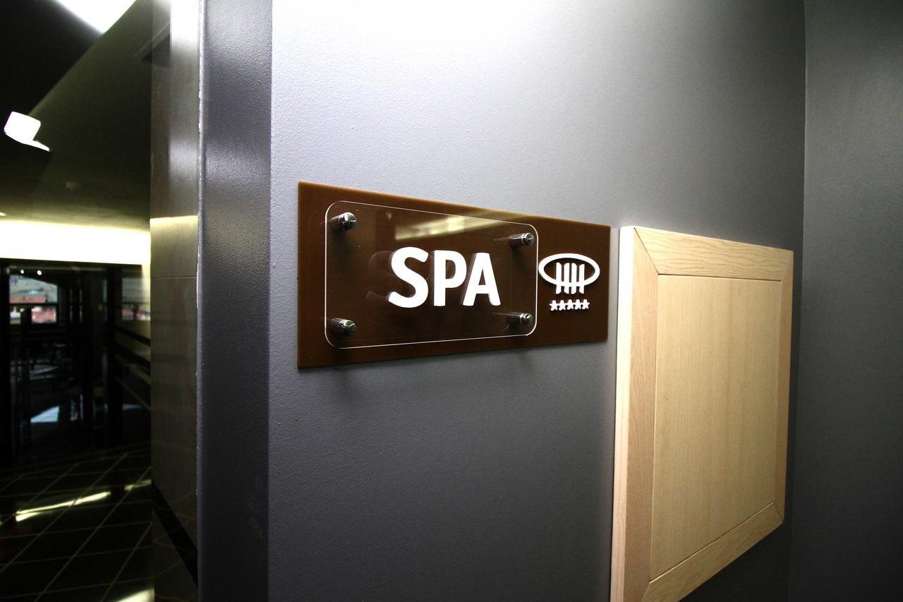 Hotel International Prishtina & Spa Pristina Buitenkant foto