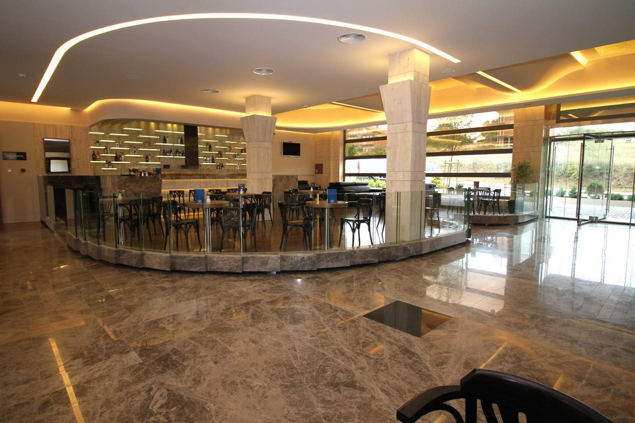 Hotel International Prishtina & Spa Pristina Buitenkant foto