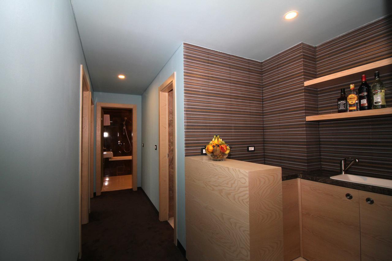 Hotel International Prishtina & Spa Pristina Buitenkant foto