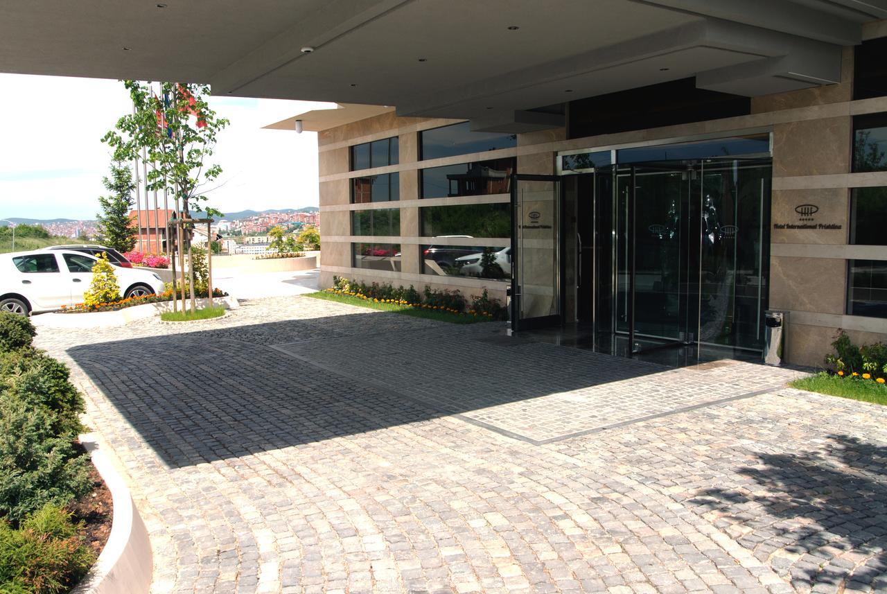 Hotel International Prishtina & Spa Pristina Buitenkant foto