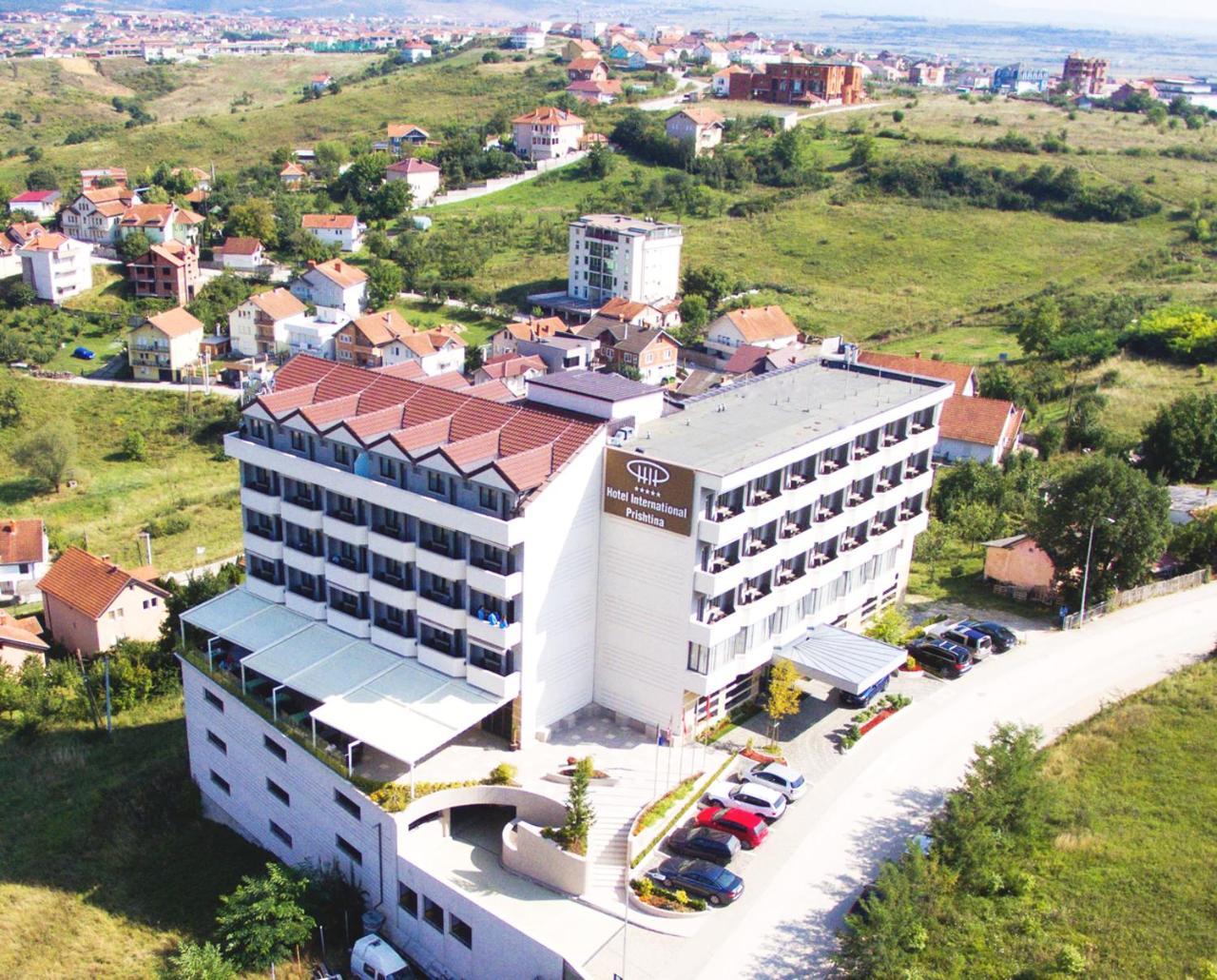 Hotel International Prishtina & Spa Pristina Buitenkant foto
