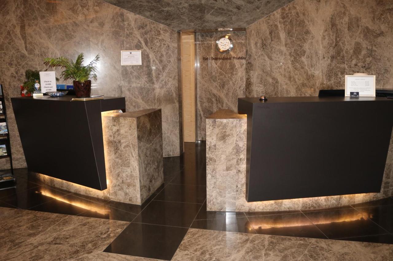 Hotel International Prishtina & Spa Pristina Buitenkant foto